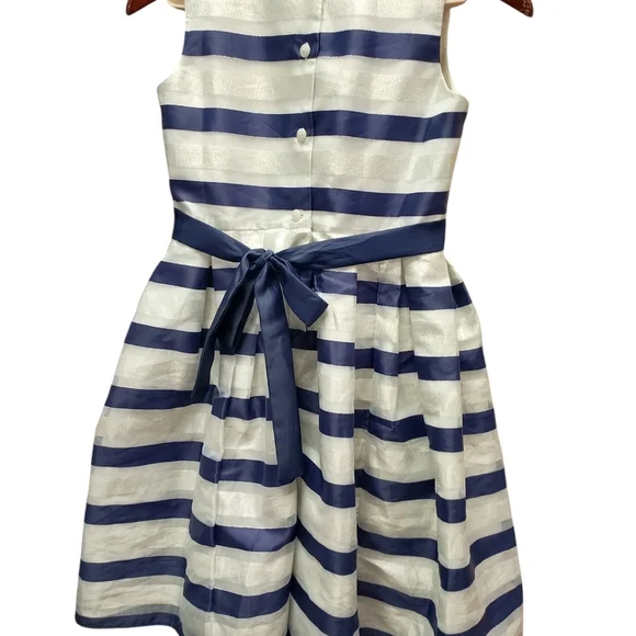 Jona Michelle Blue A-line Dress with V-neck Sleeveless Design for Wedding Guest - Picture 4 of 6